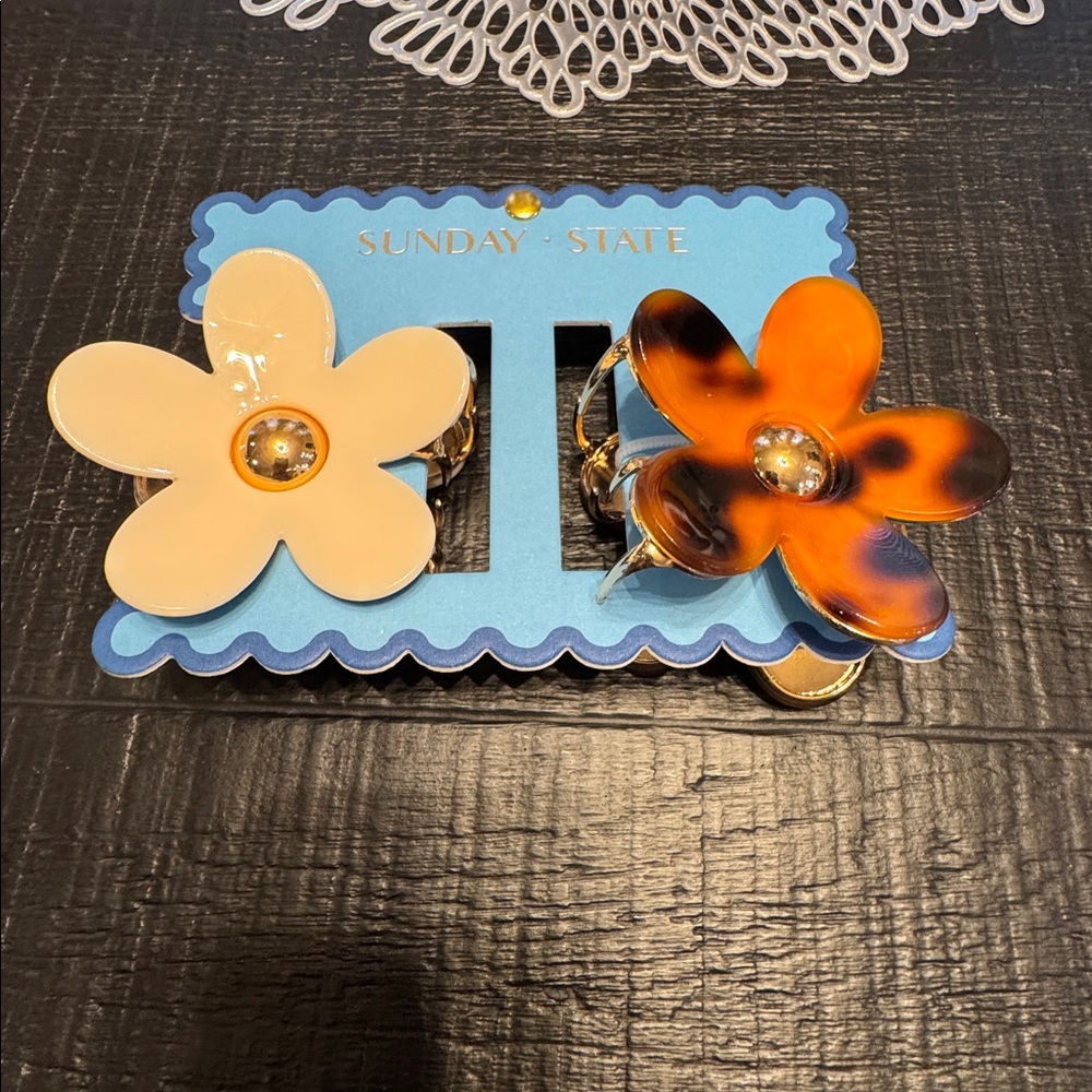 Big Acrylic Claw Flower Hair Clips Cream &Tortoiseshell NWT! - Picture 4 of 12